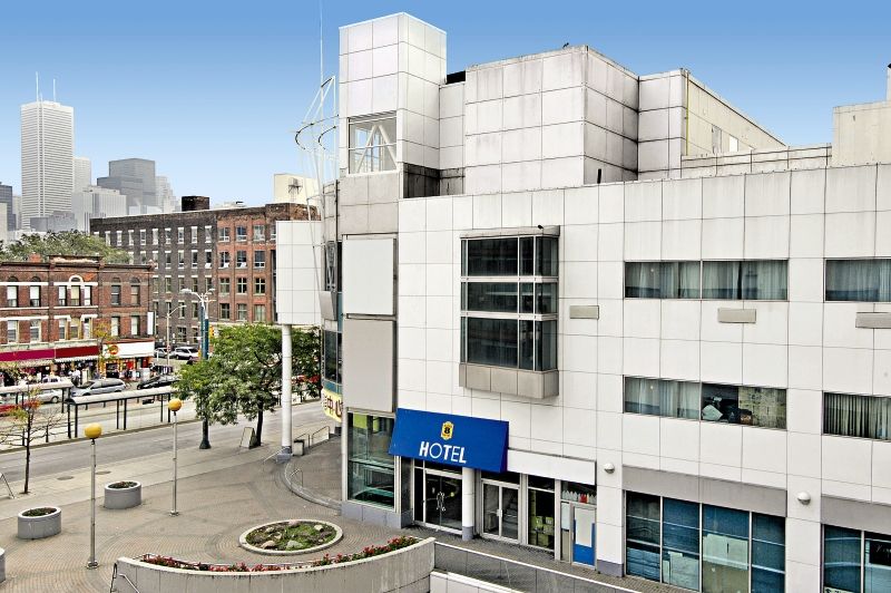 Super 8 By Wyndham Downtown Toronto Hotel Exterior foto
